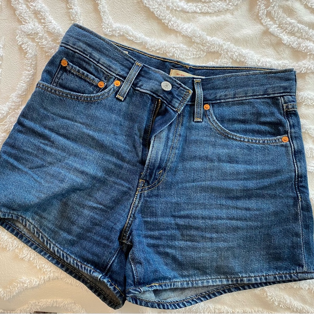 Levi's 80s Mom Shorts size 27